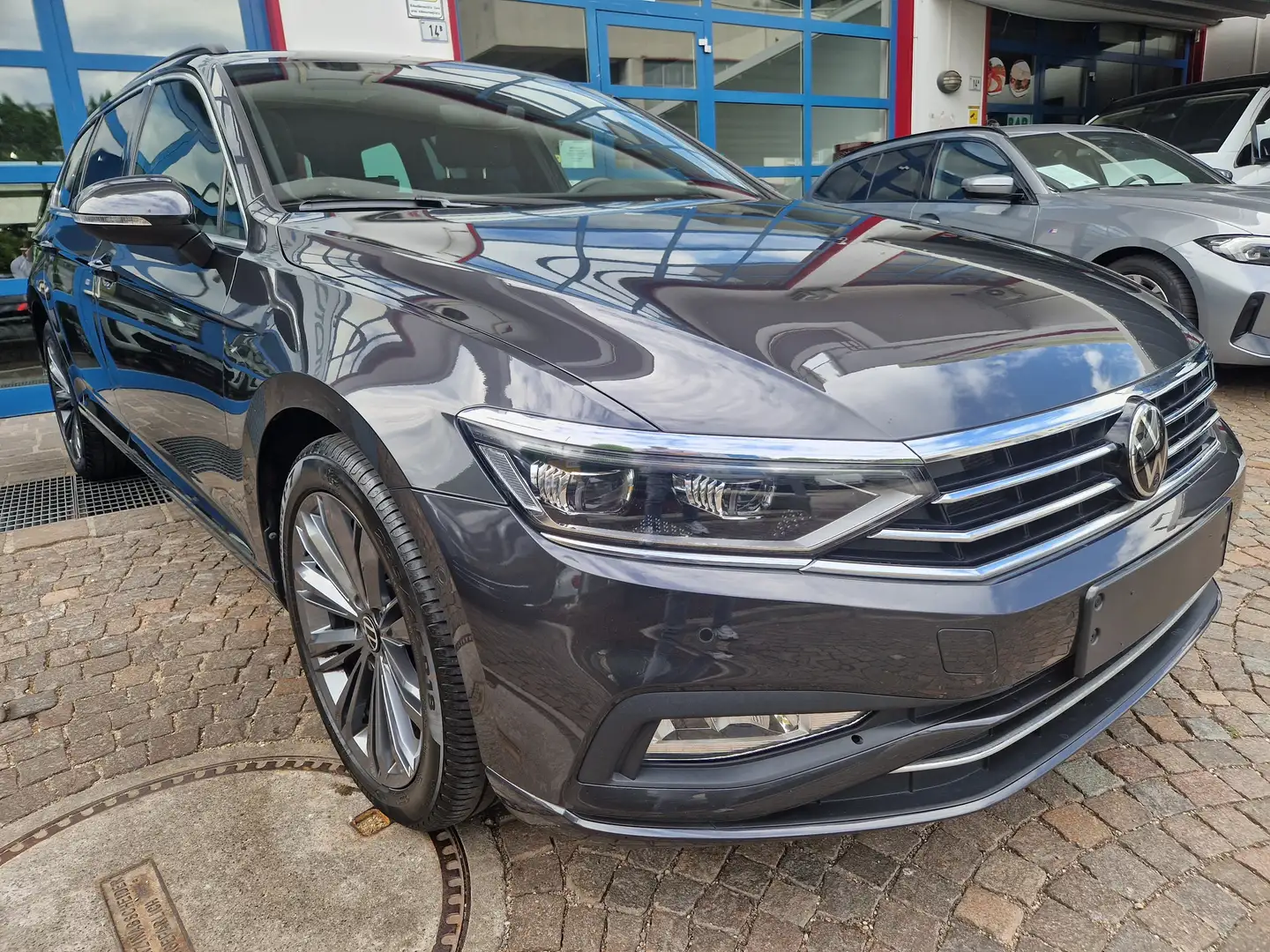 Volkswagen Passat Variant 2.0TDI 200Cv DSG 4Motion Business DigCock Matrix Grau - 2
