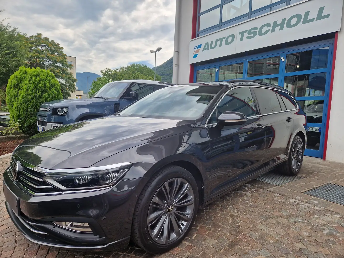 Volkswagen Passat Variant 2.0TDI 200Cv DSG 4Motion Business DigCock Matrix Grigio - 1