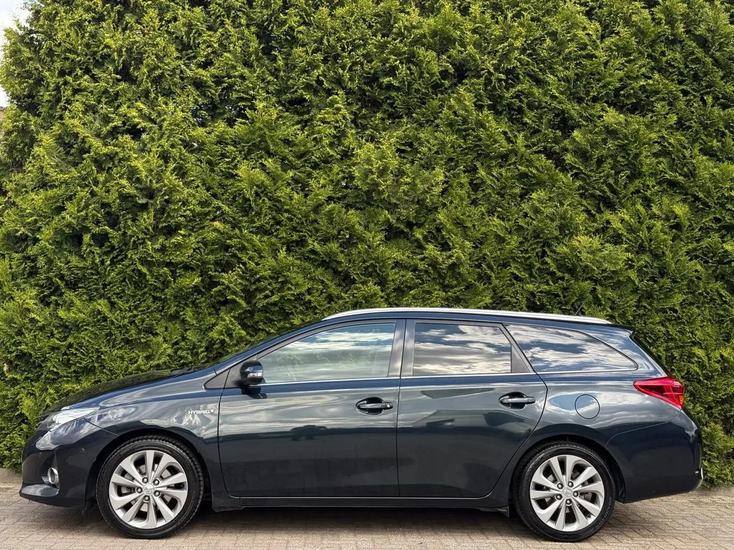 Toyota Auris Touring Sports 1.8 Hybrid Executive Camera Panoram Schwarz - 2