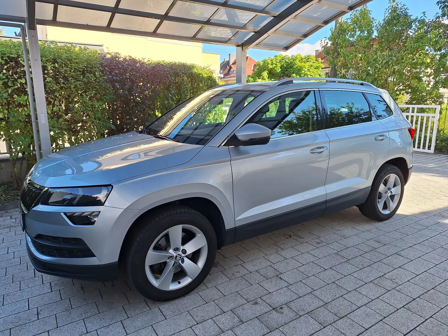 Skoda Karoq 1,0 TSI Style - 1