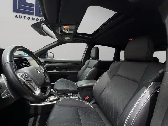Mitsubishi Outlander view 7