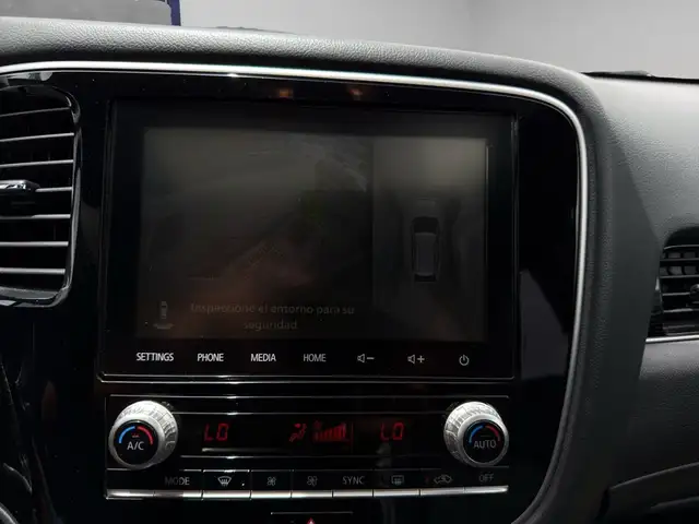 Mitsubishi Outlander view 10