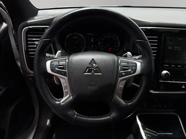 Mitsubishi Outlander view 14