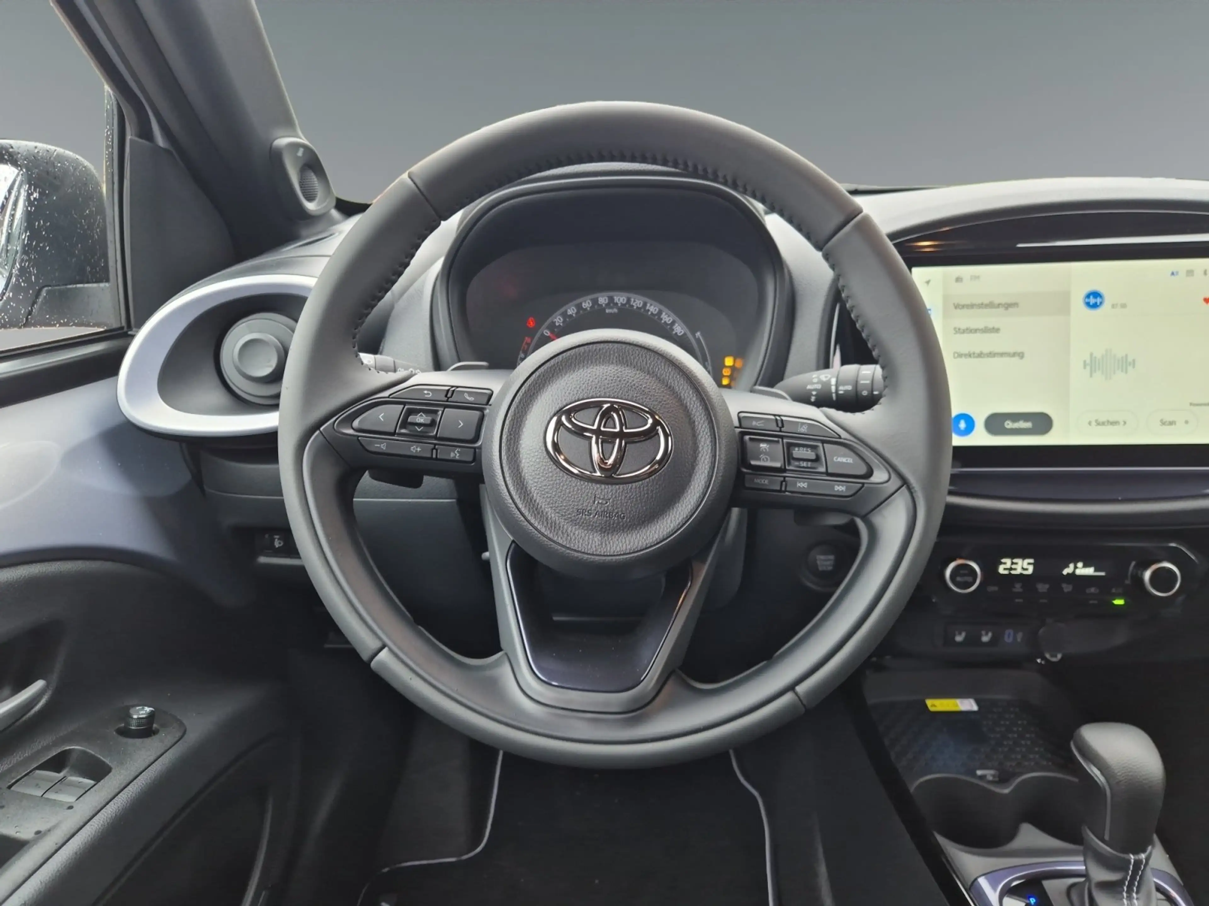 Toyota Aygo X JBL Edition *JBL Soundsystem*NAVI*SHZ*LED — photo 13
