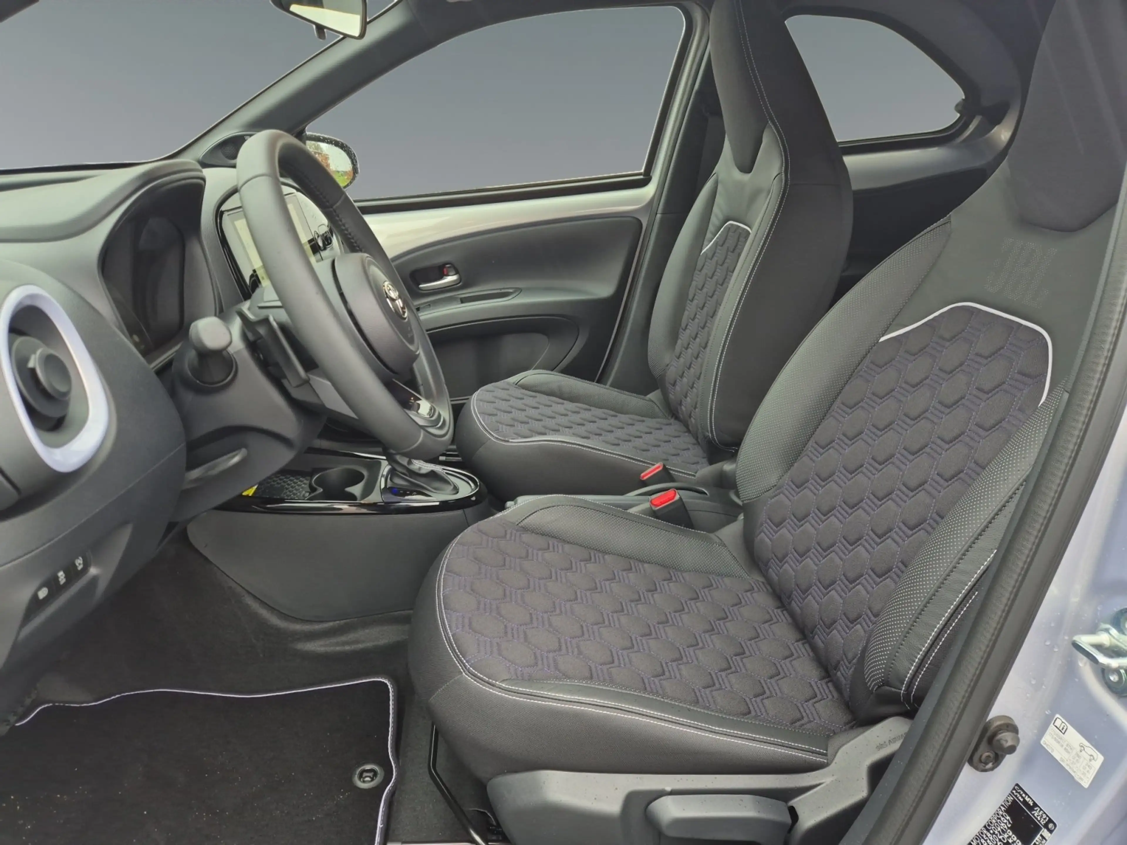 Toyota Aygo X JBL Edition *JBL Soundsystem*NAVI*SHZ*LED — photo 10