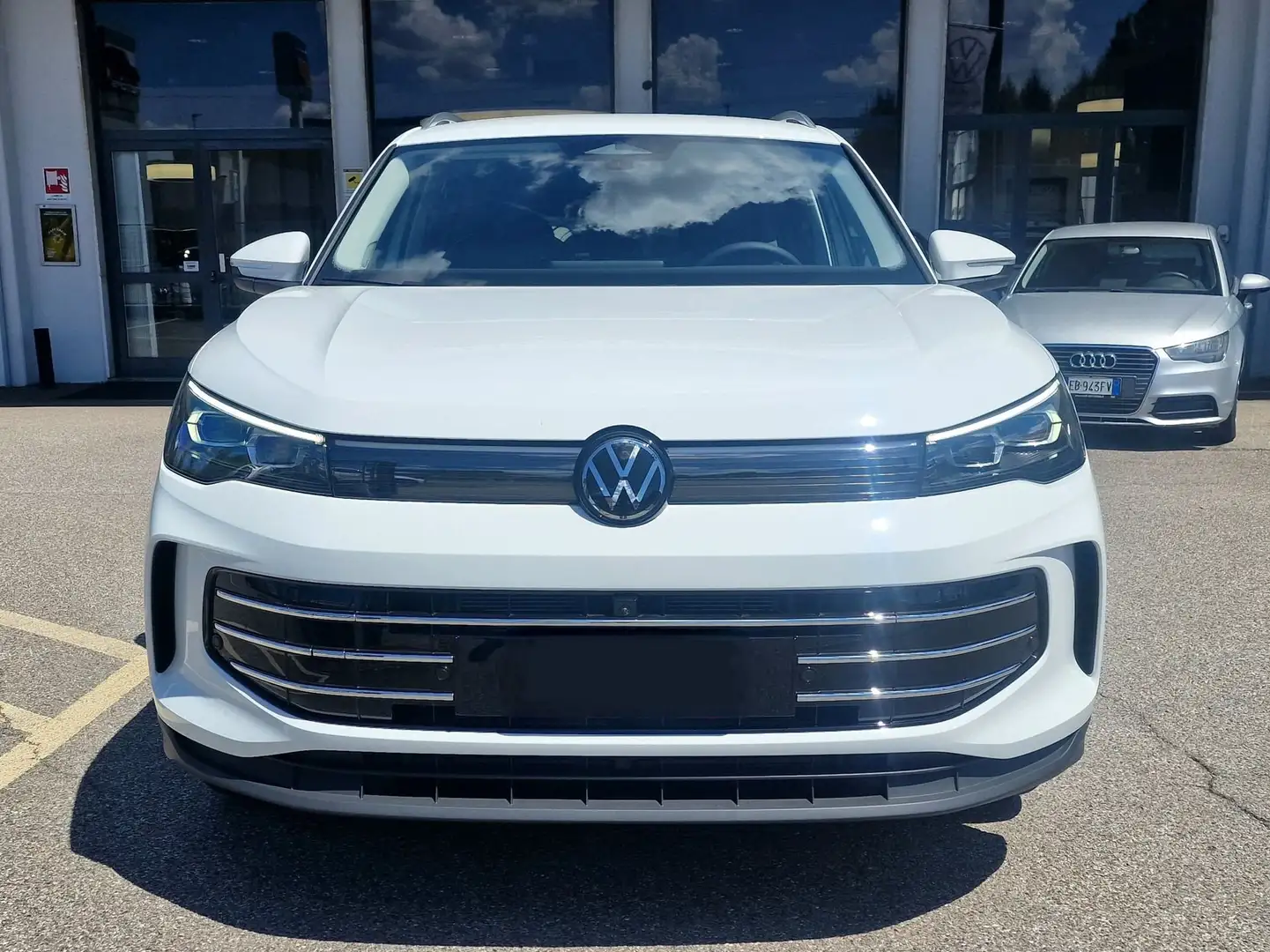 Volkswagen Tiguan 1.5 eTSI 130 CV EVO ACT DSG Life Blanc - 2
