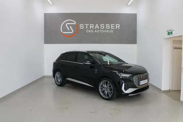 Audi Q4 e-tron Audi Q4 50 e-tron quattro