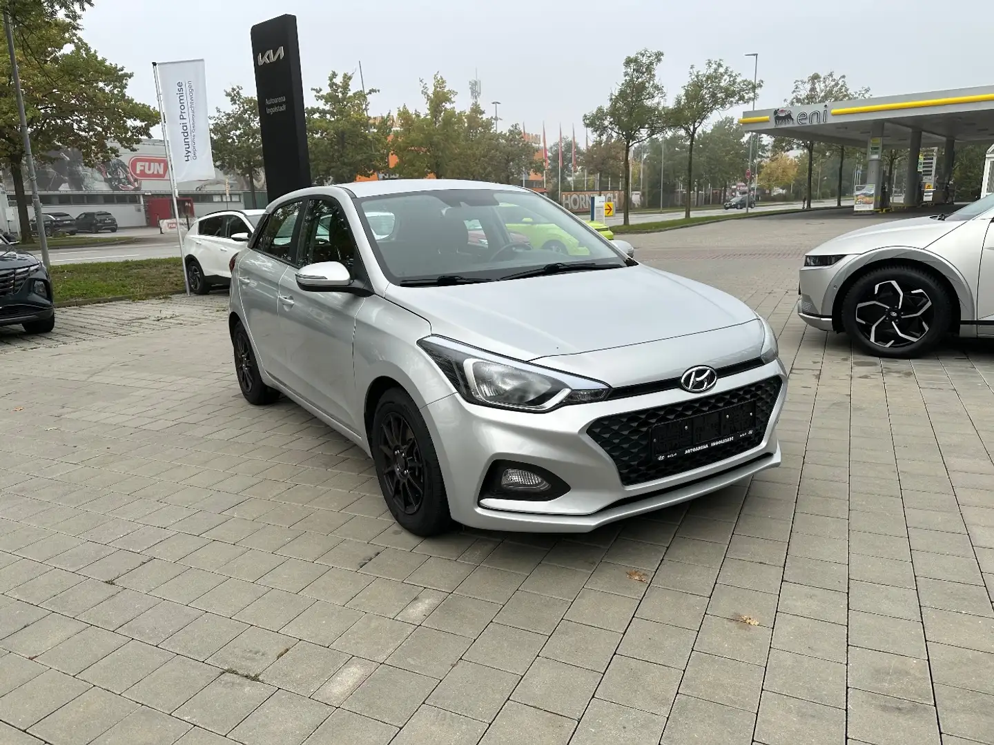 Hyundai i20 1.0 Select Facelift SpurH Zilver - 2
