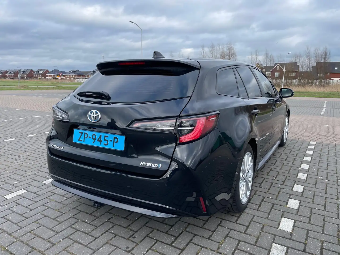 Toyota Corolla 1.8 Hybrid Comfort  exclusief btw  (LPG) Automaat Zwart - 2