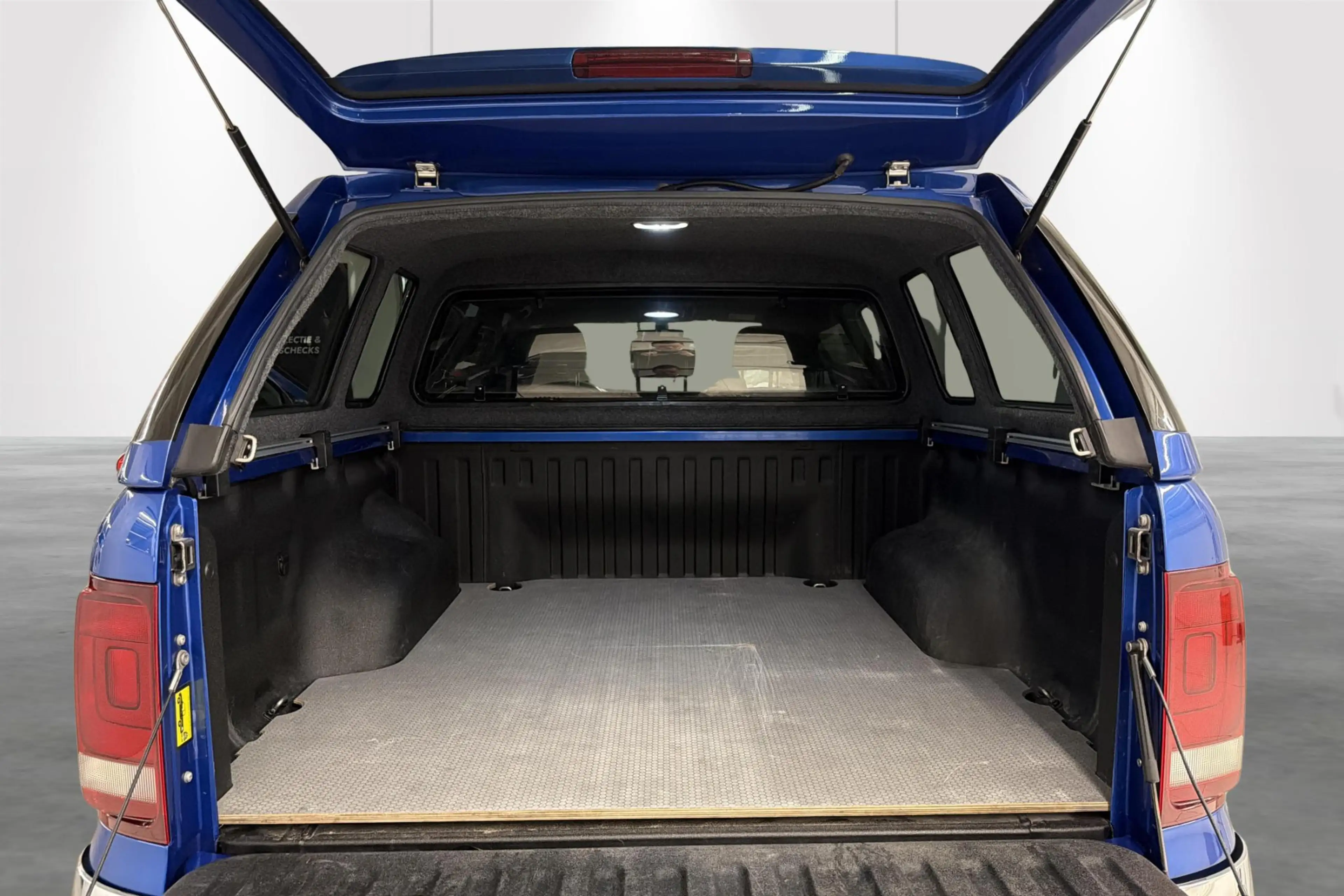 Volkswagen Amarok V6 TDI 3,0l 190/258 AU8 Aventura 4X4 — photo 10
