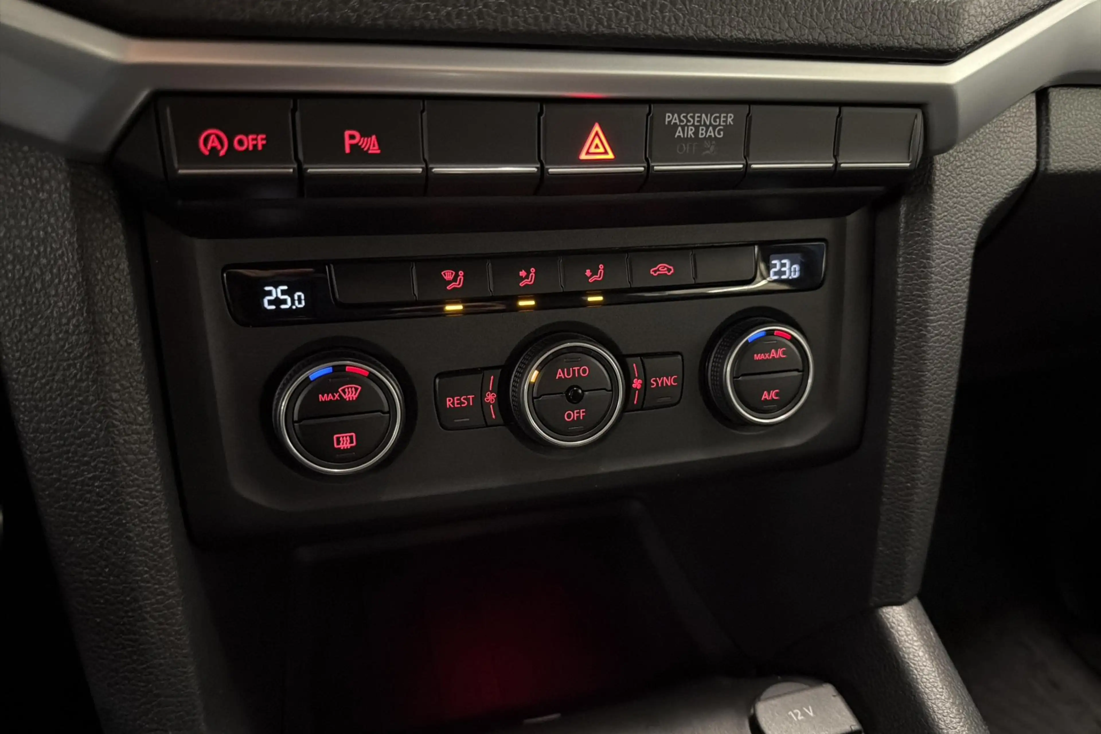 Volkswagen Amarok V6 TDI 3,0l 190/258 AU8 Aventura 4X4 — photo 15
