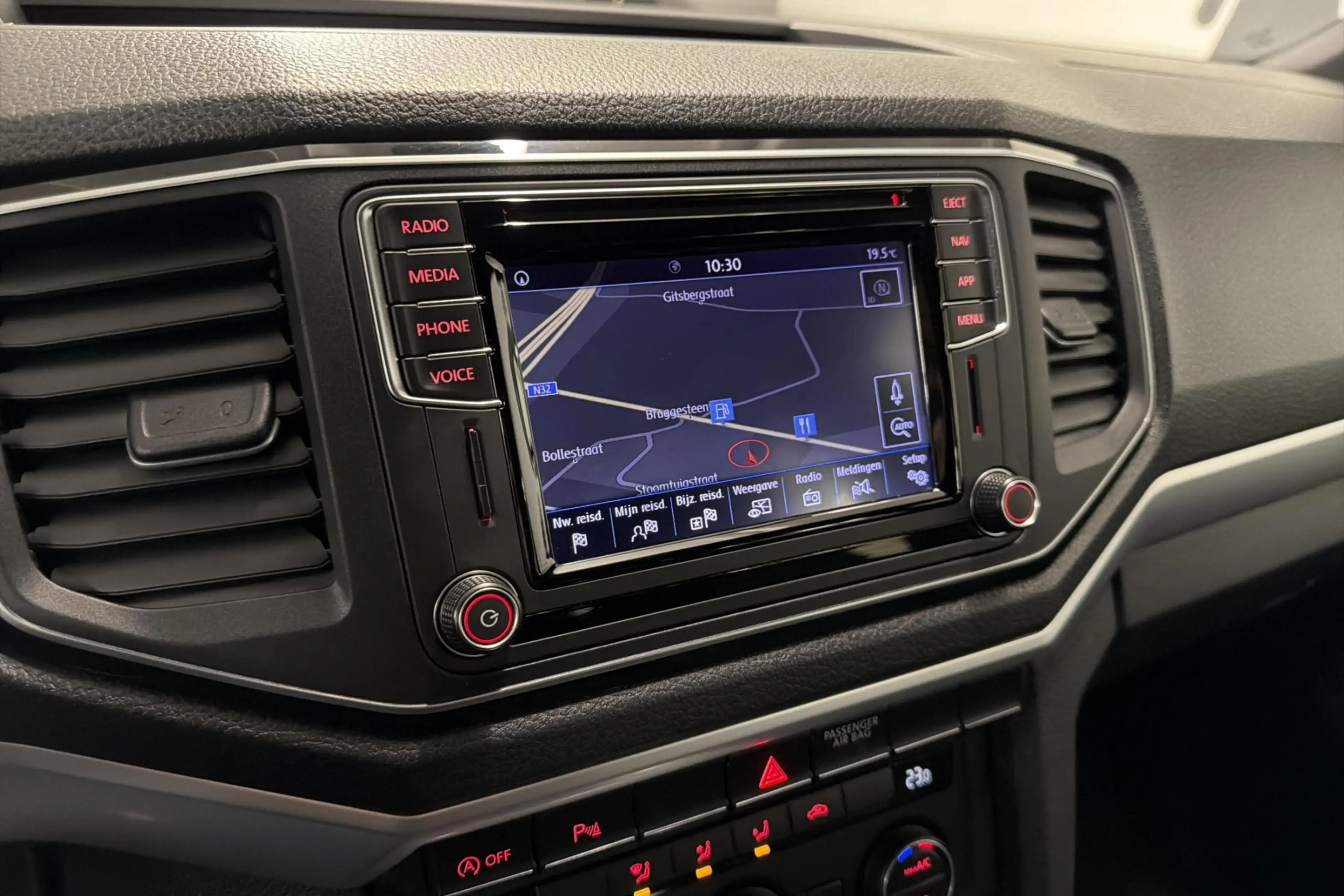 Volkswagen Amarok V6 TDI 3,0l 190/258 AU8 Aventura 4X4 — photo 14