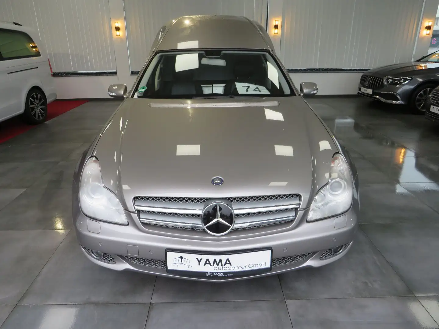 Mercedes-Benz E 220 CLS BINZ Bestattungswagen / Leichenwagen Gold - 2