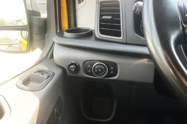 Ford Transit view 23