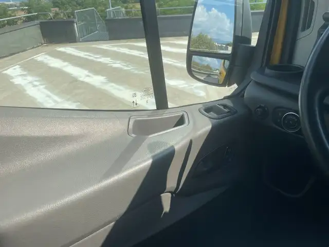 Ford Transit view 24