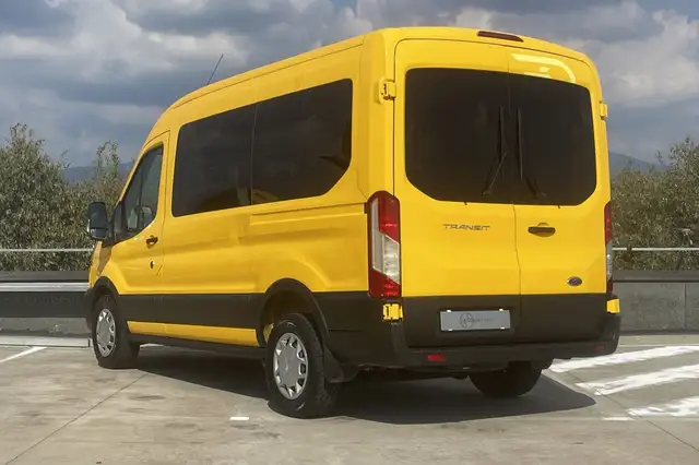 Ford Transit view 4