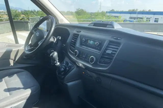 Ford Transit view 16