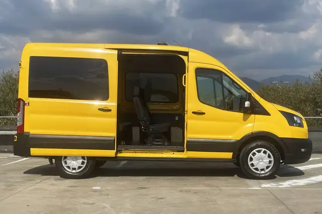 Ford Transit view 9