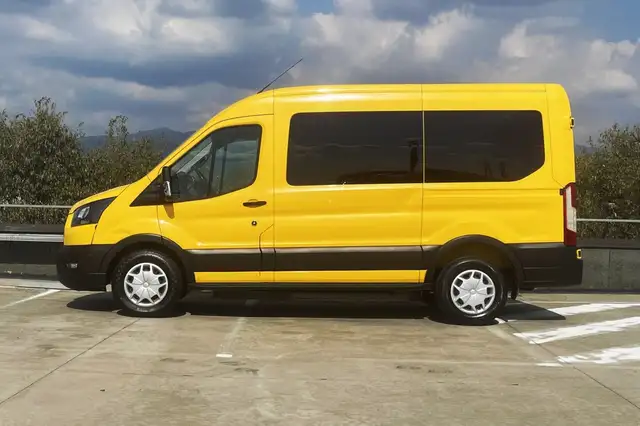 Ford Transit view 3