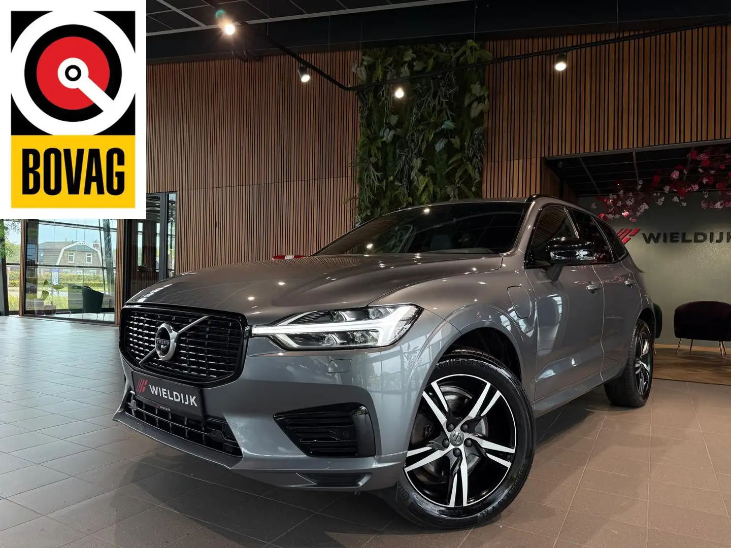 Volvo XC60 2.0 Recharge T8 AWD R-Design 360 Camera Pano trekh Grau - 1