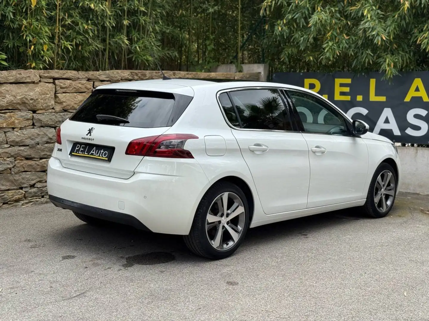 Peugeot 308 110ch SetS BVM6 Allure Blanc - 2