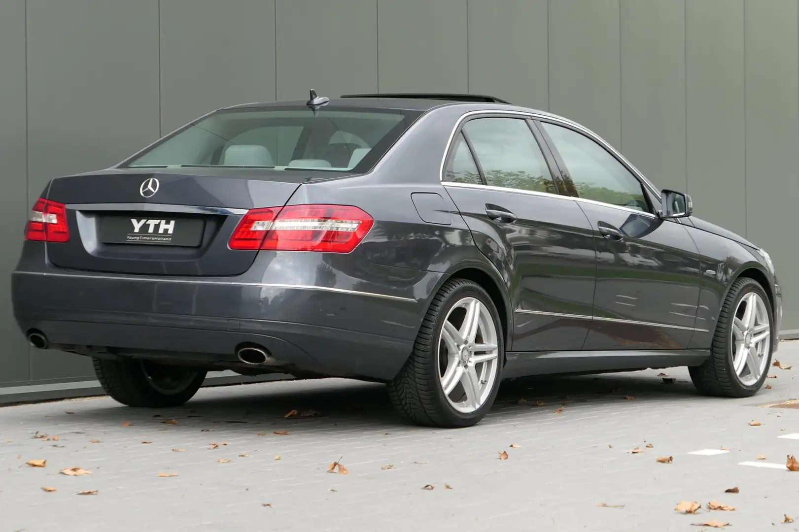 Mercedes-Benz E 350 Estate CGI Schuifdak Navi Climate PDC Gris - 2
