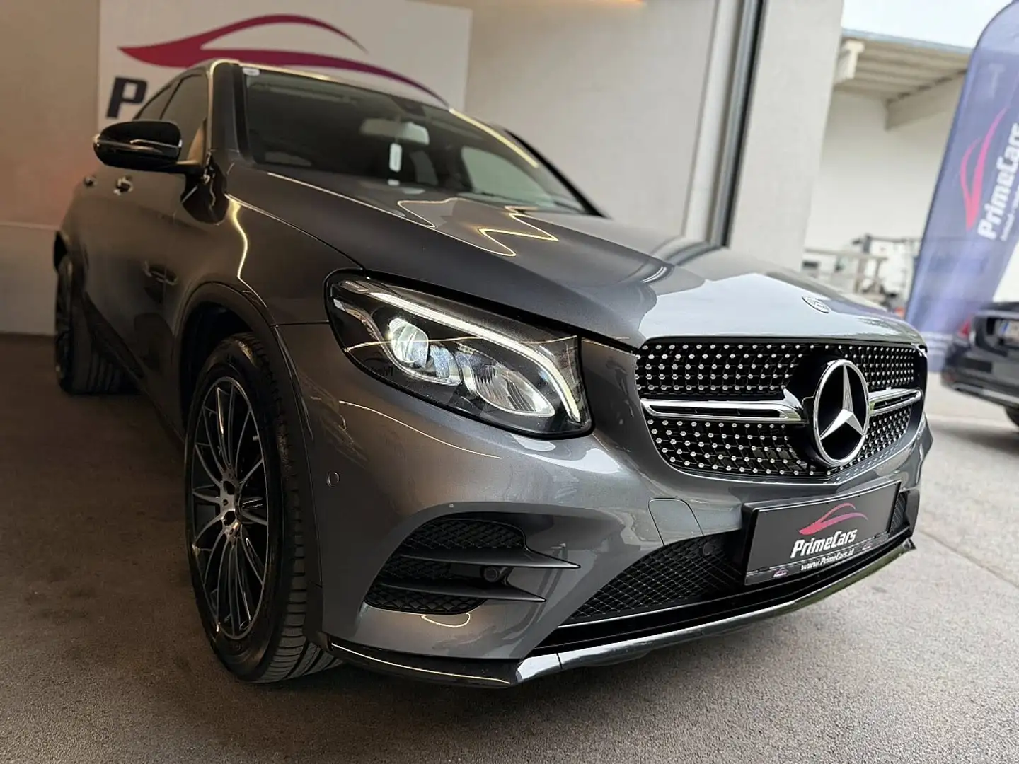 Mercedes-Benz GLC 250 d Coupé 4MATIC/AMG-LINE/KAMERA/NIGHTPAKET/1.HAND/ Grau - 2