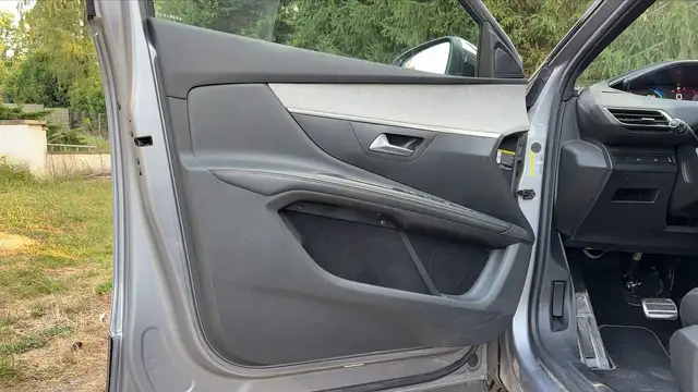 Peugeot 5008 view 7