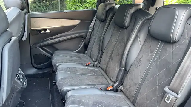 Peugeot 5008 view 9