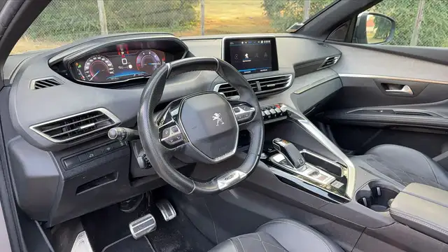 Peugeot 5008 view 8