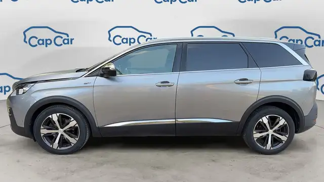 Peugeot 5008 view 2