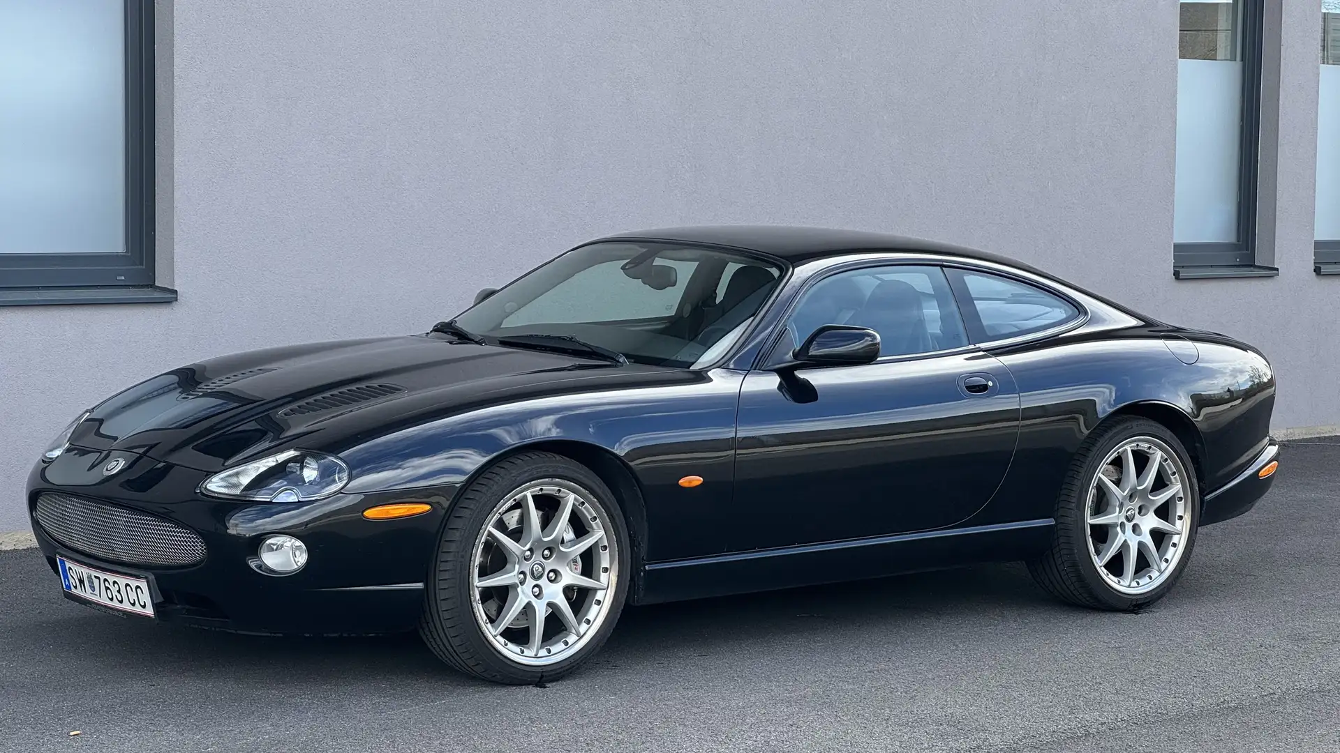 Jaguar XKR Coupe - 1