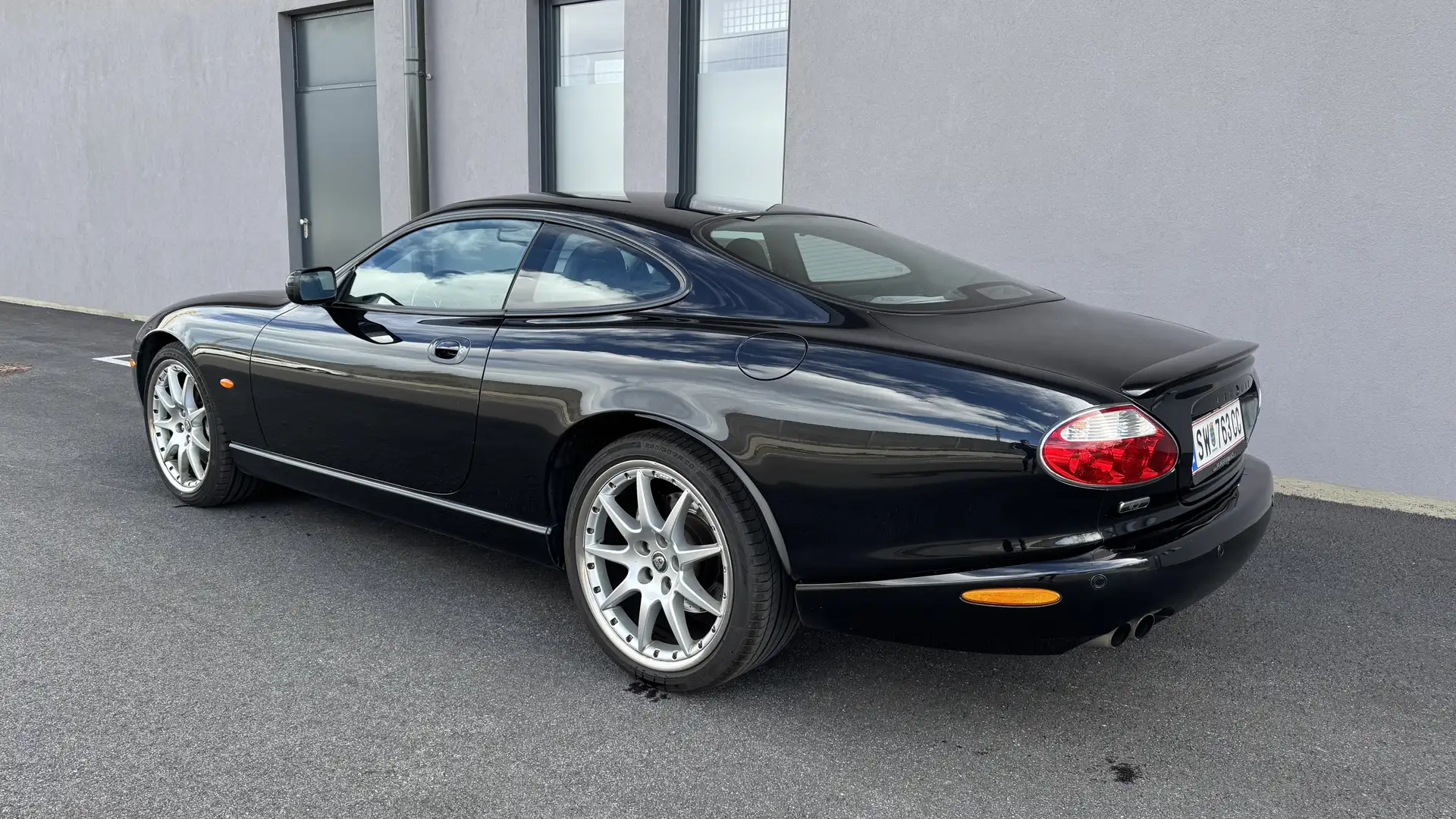 Jaguar XKR Coupe - 2