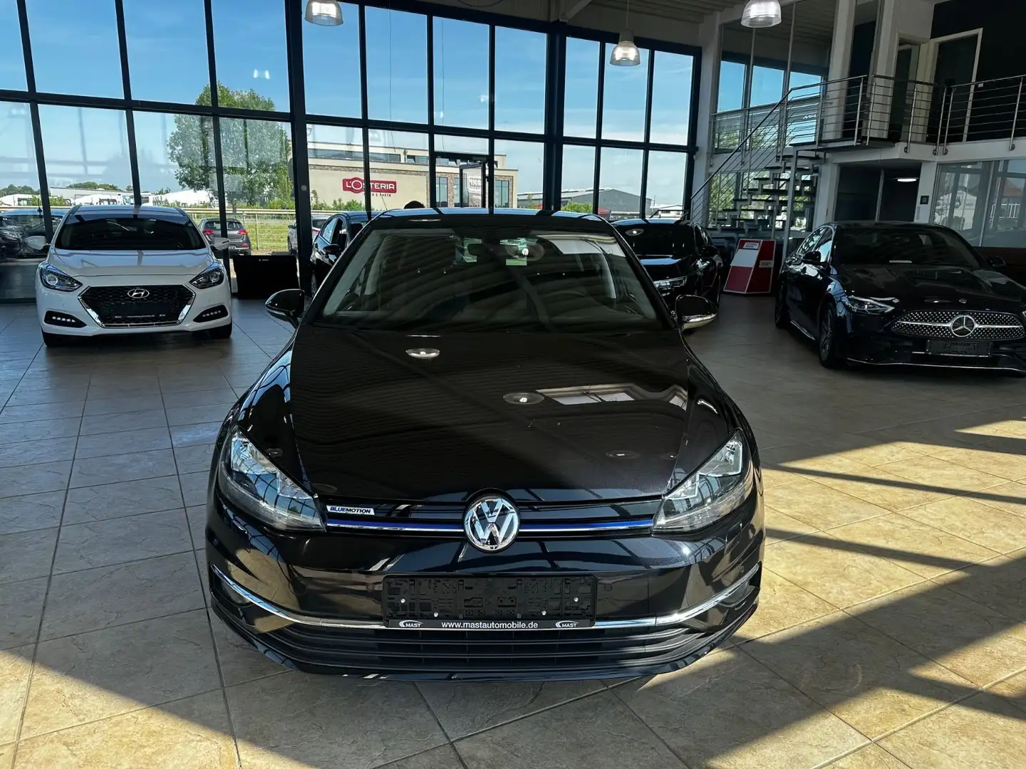 Volkswagen Golf VII Lim. Join BlueMotion Schwarz - 2