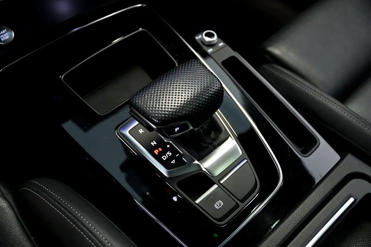 Audi Q5 снимка Audi Q5