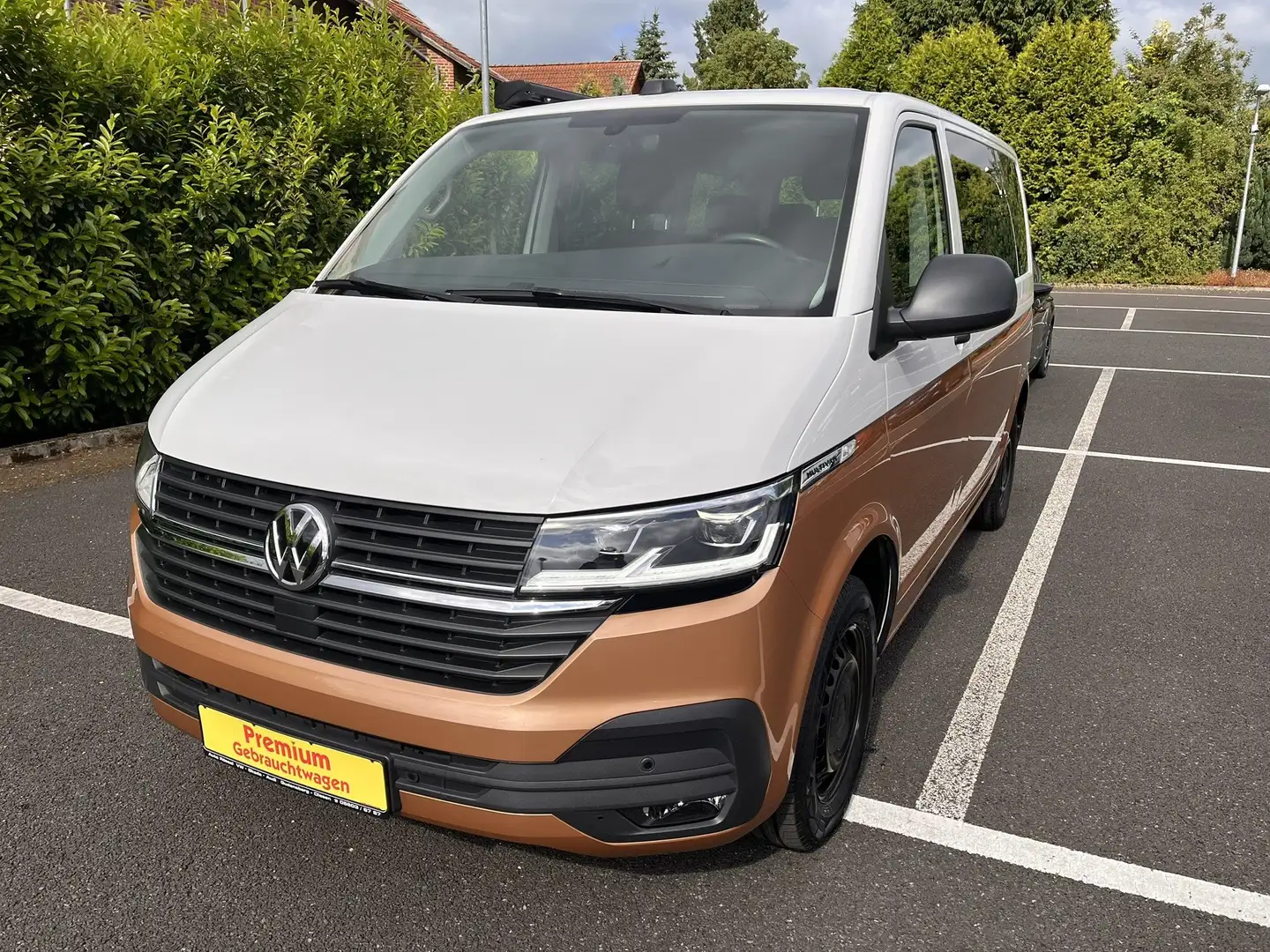 Volkswagen T6.1 Multivan L1 2.0 TDI  DSG Navigation AHK PDC RFK SHZG Orange - 1
