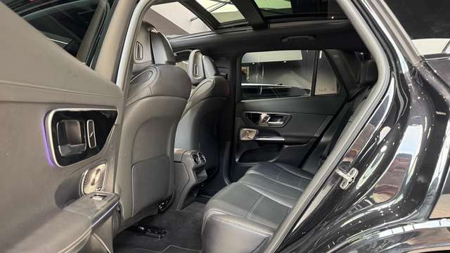 Mercedes-Benz GLC 200 — photo 20