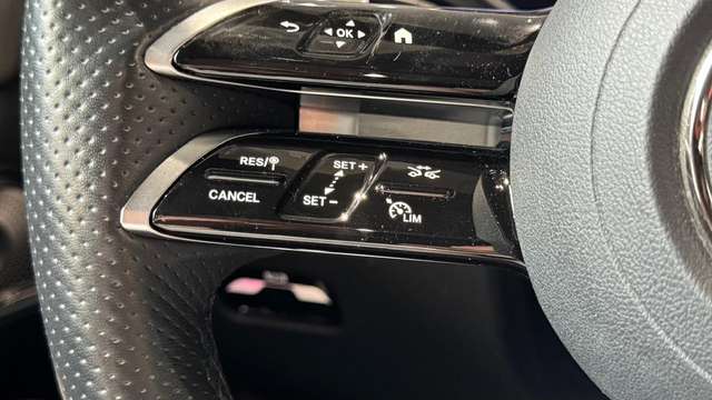 Mercedes-Benz GLC 200 — photo 16