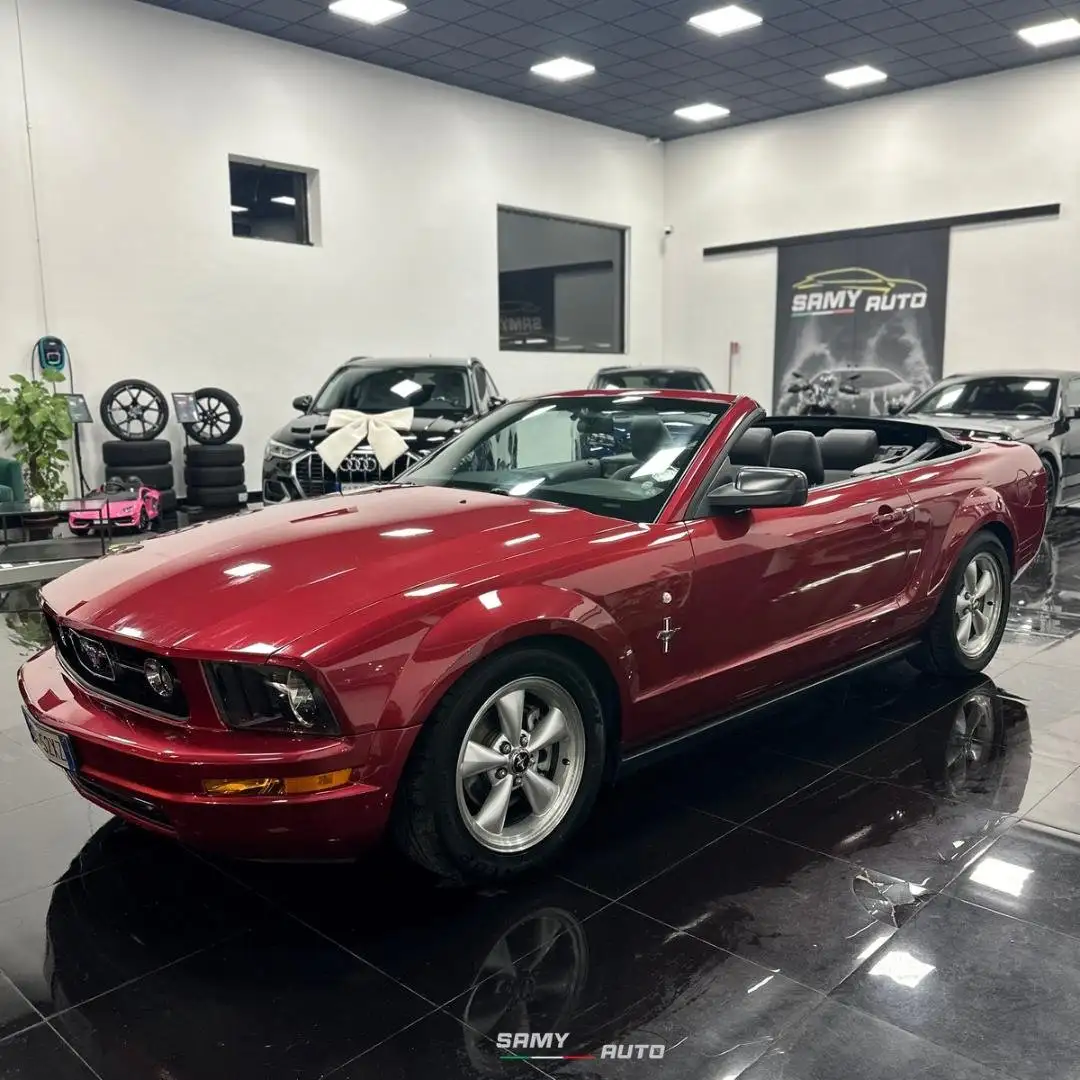 Ford Mustang Красный - 2