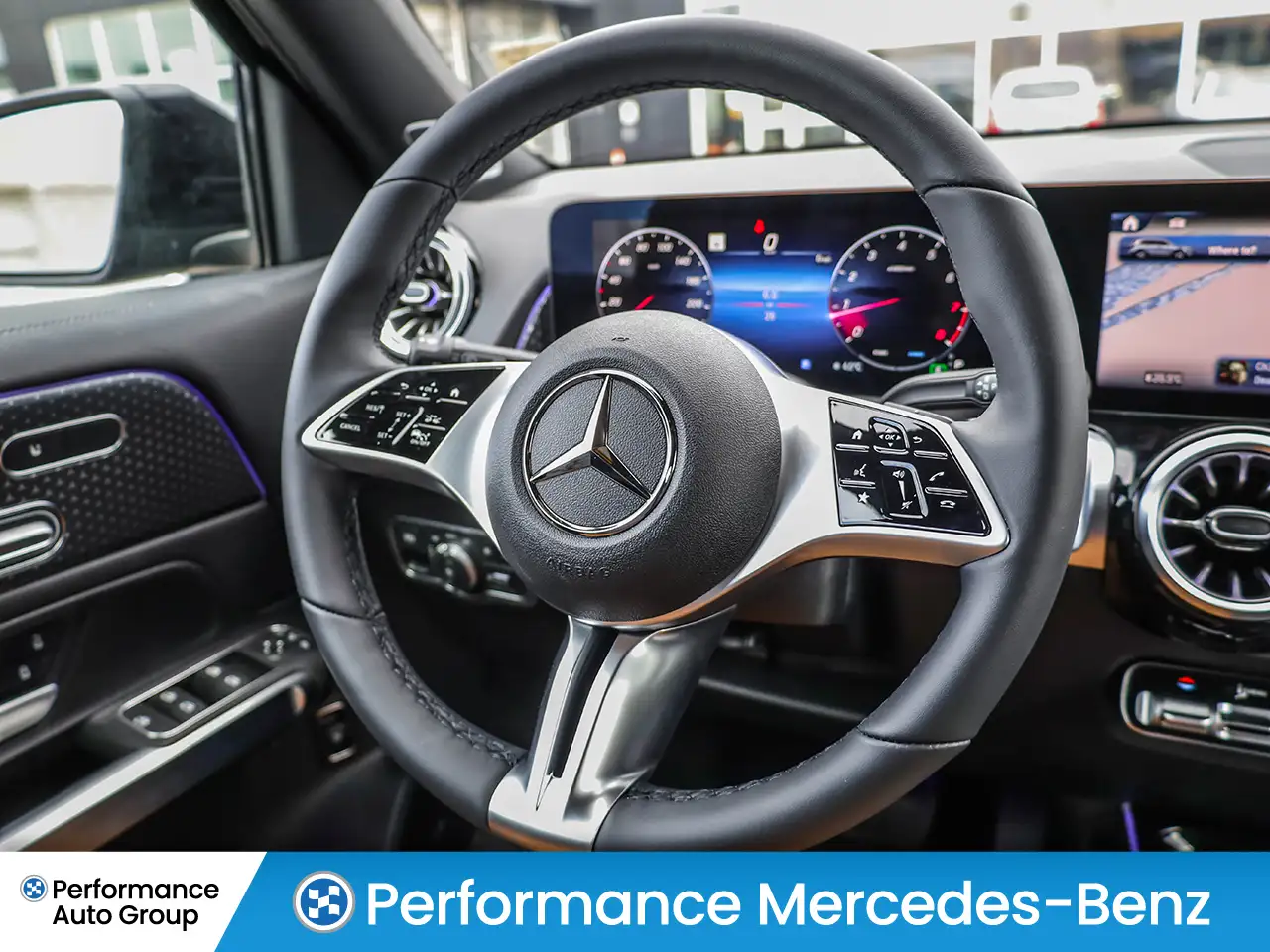 Mercedes-Benz GLB снимка Mercedes-Benz GLB