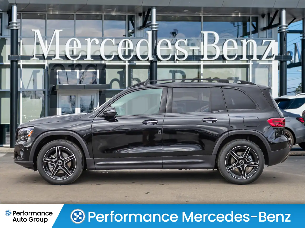 Mercedes-Benz GLB снимка Mercedes-Benz GLB