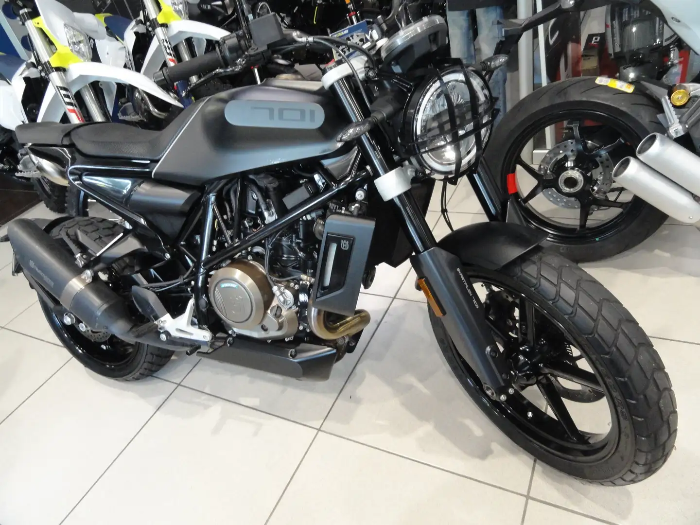 Husqvarna Svartpilen 701 Nero - 2