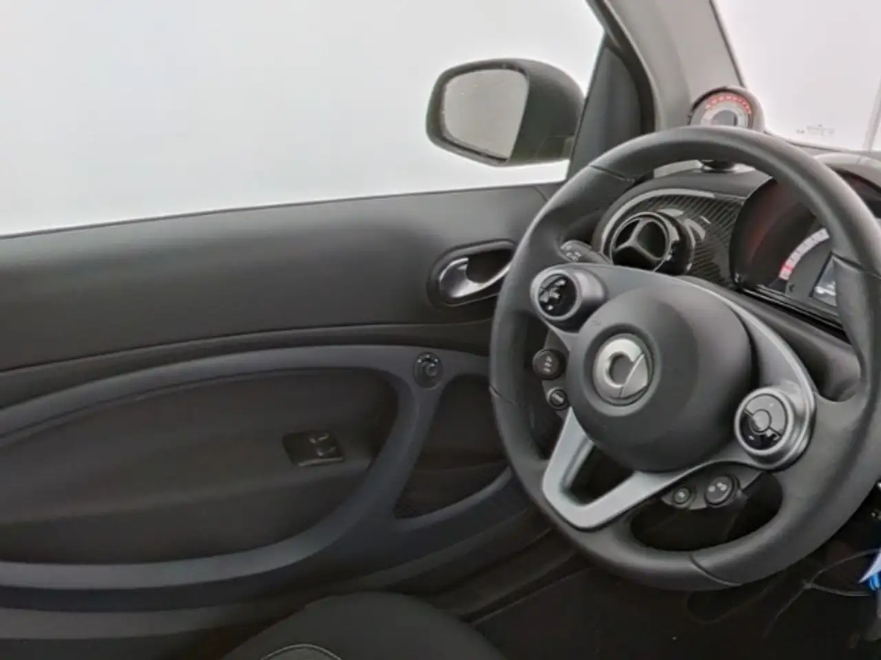 smart forTwo 2024 — фото 9