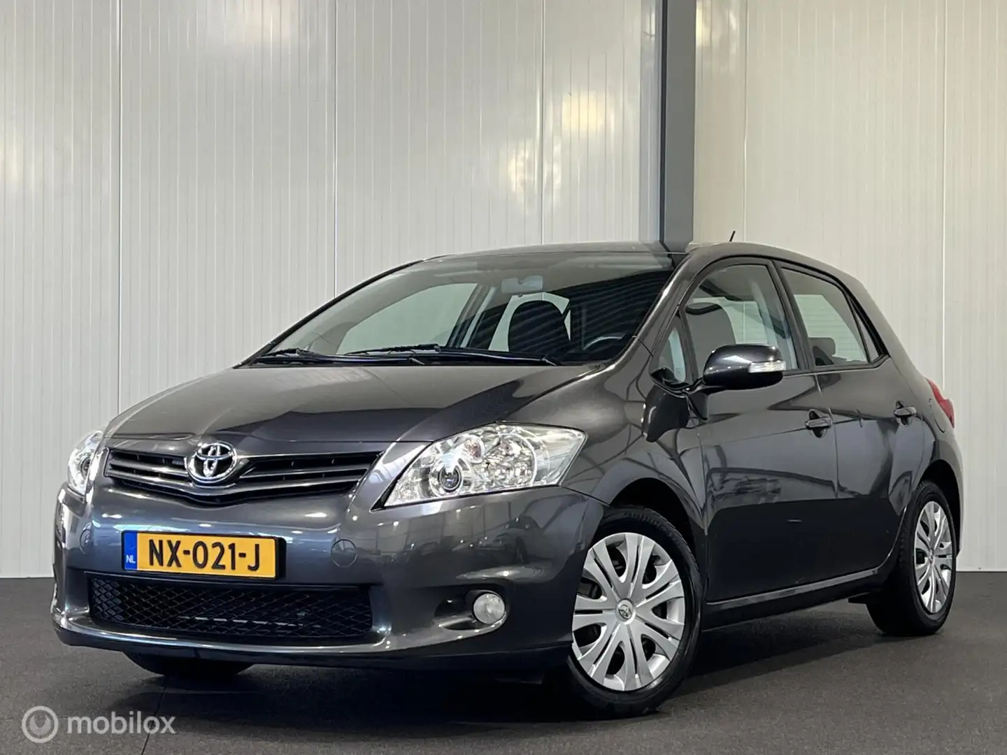 Toyota Auris 1.3 16v Aspiration 5-drs [ trekh z.g.o.h historie Grau - 1