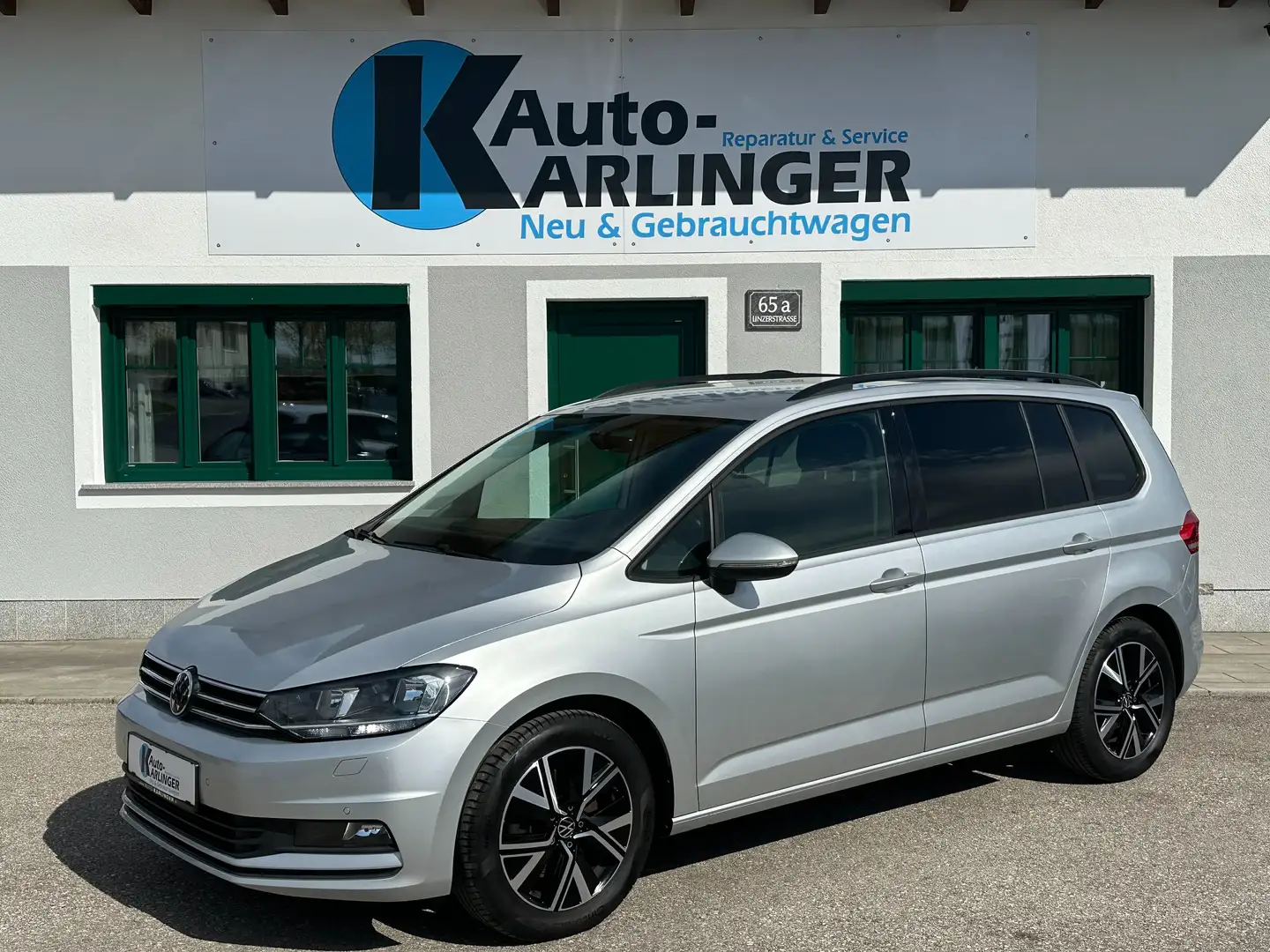 Volkswagen Touran Comfortline 2,0 TDI SCR Silber - 1