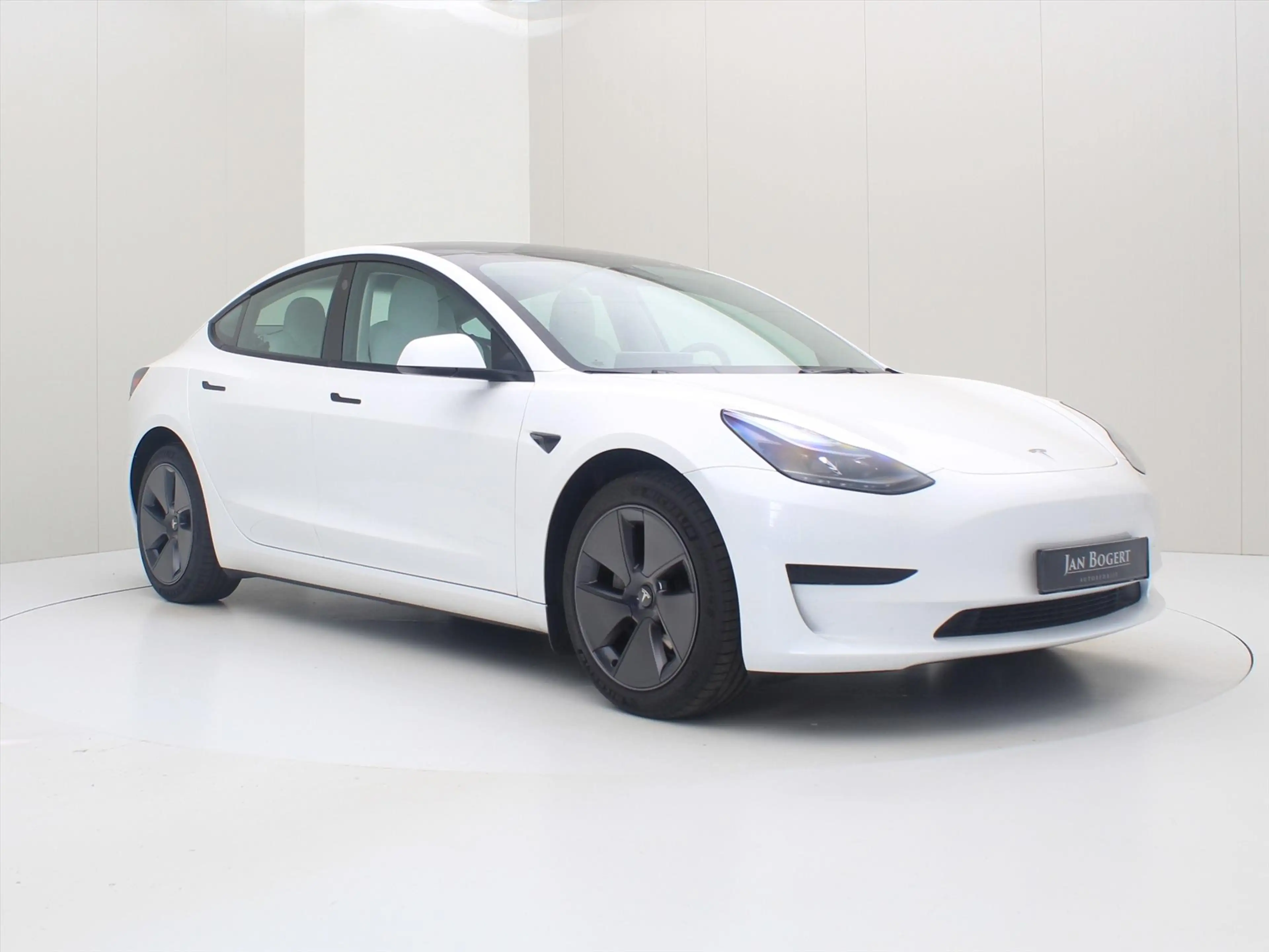 Tesla Model 3 Standard RWD Plus UPGRADE 94.6% SoH [ RYZEN+WIT LE — photo 4