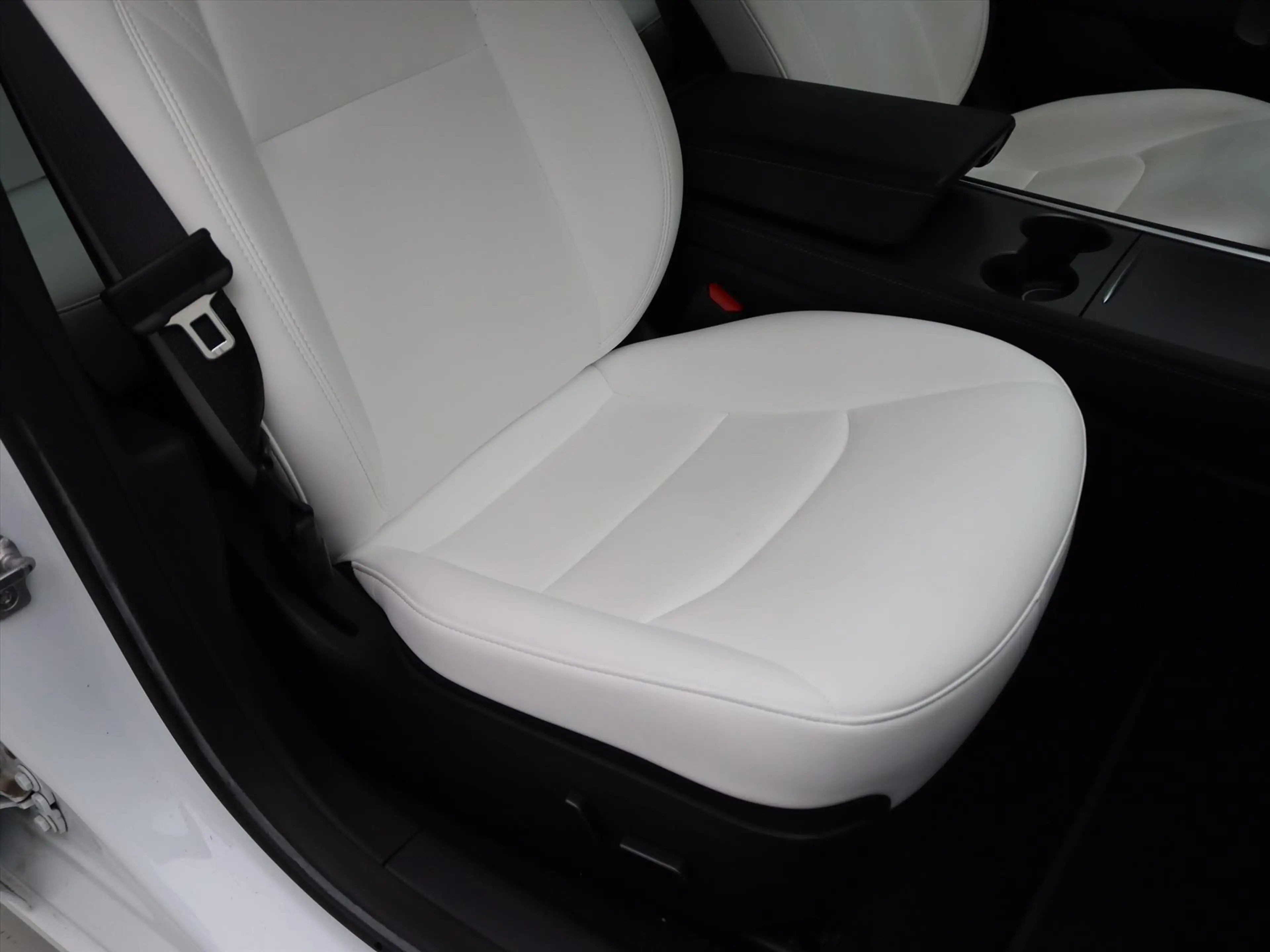 Tesla Model 3 Standard RWD Plus UPGRADE 94.6% SoH [ RYZEN+WIT LE — photo 17