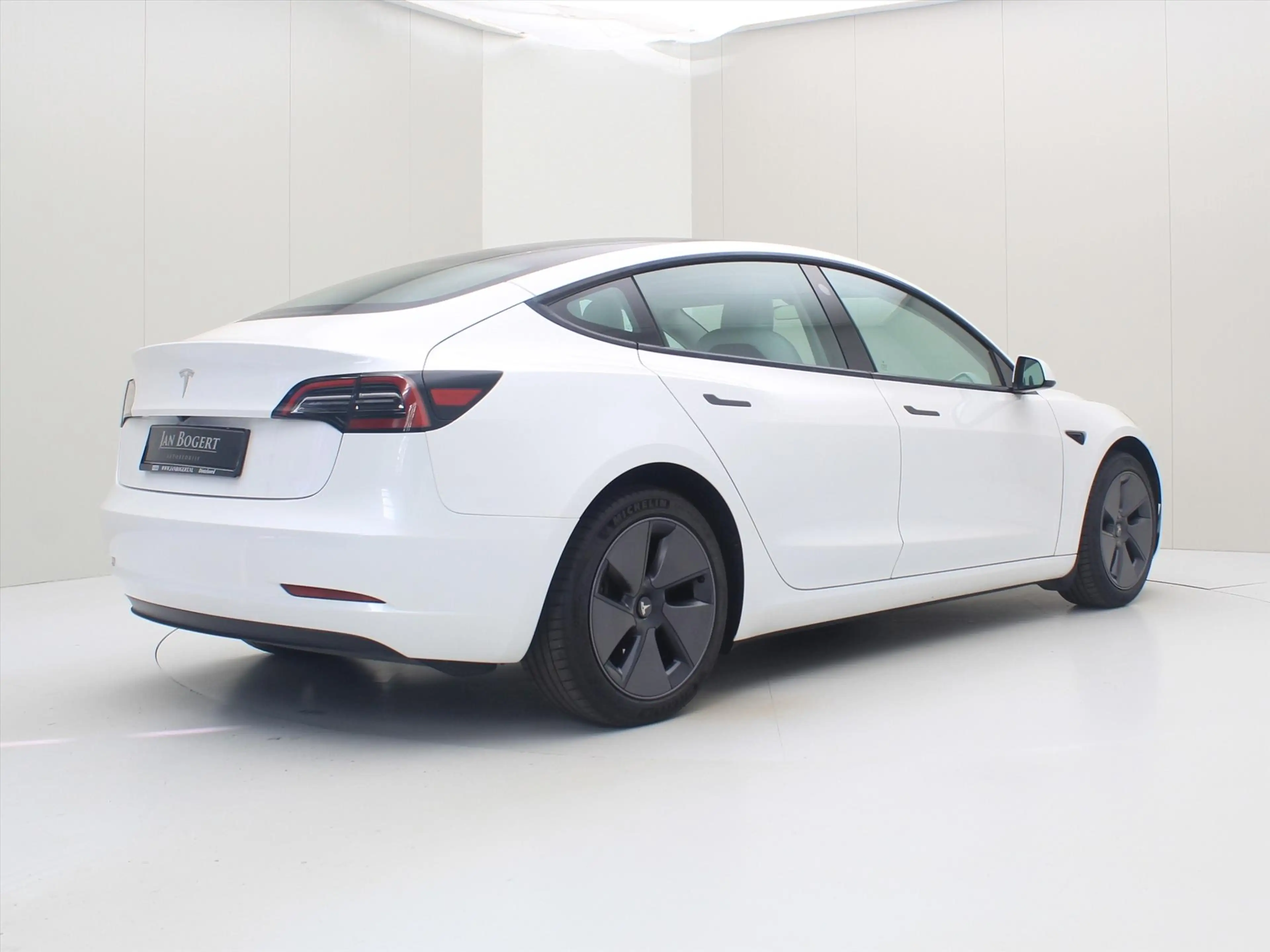 Tesla Model 3 Standard RWD Plus UPGRADE 94.6% SoH [ RYZEN+WIT LE — photo 2