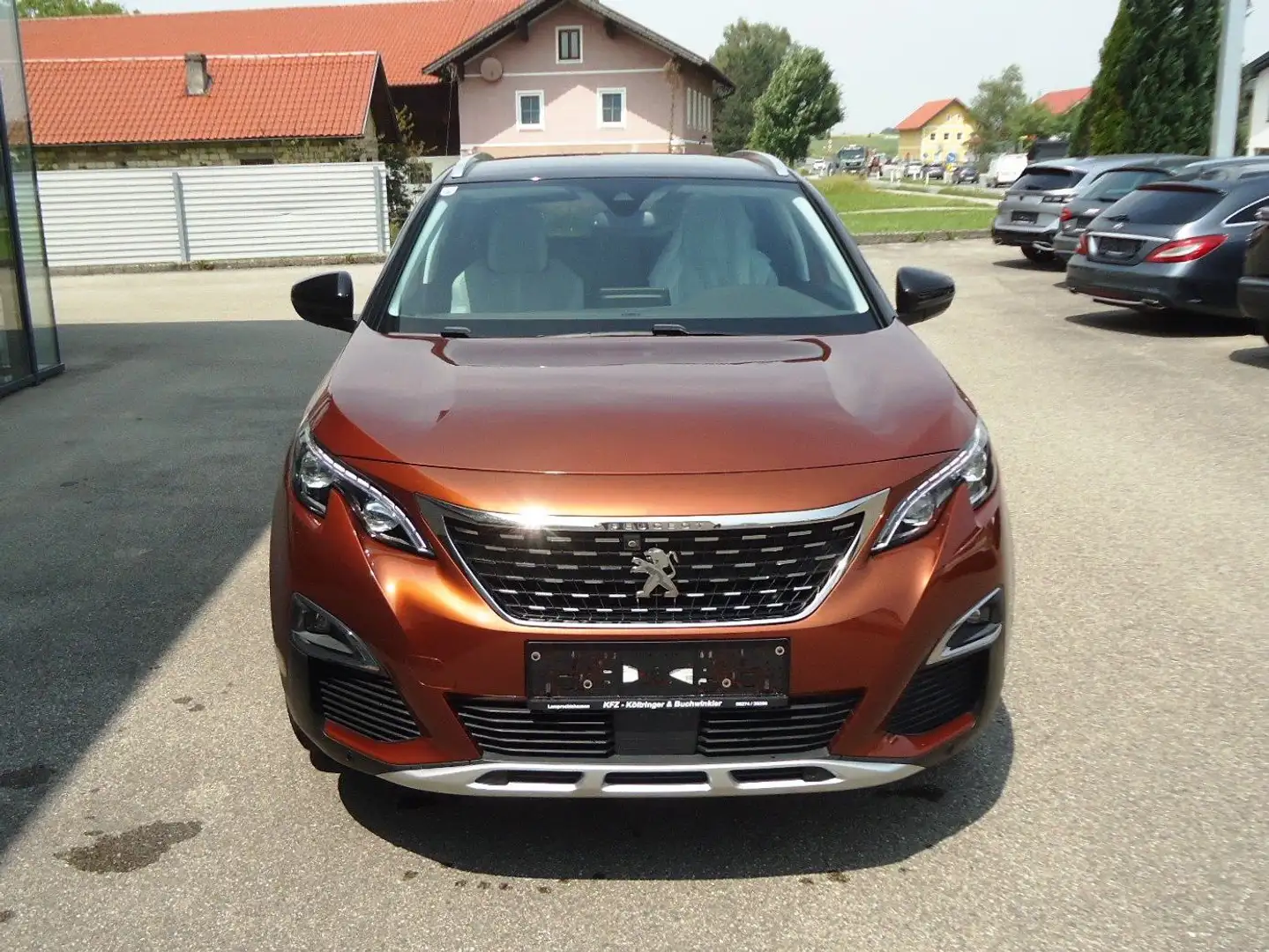 Peugeot 3008 Allure 1,6 BlueHDi 120 S Bronze - 2