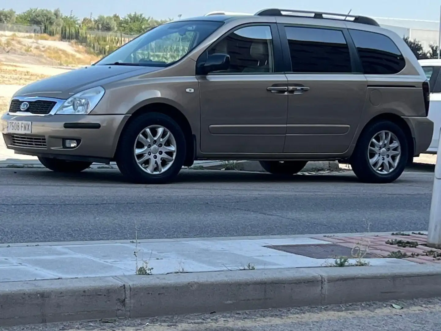 Kia Carnival 2.9CRDI EXI-Active - 1